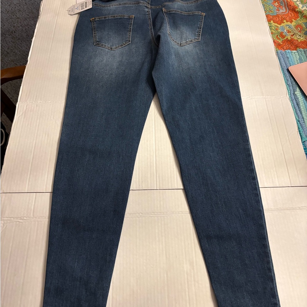 NWT Time and Tru Blue Maternity Skinny Jeans Size Medium (8-10)